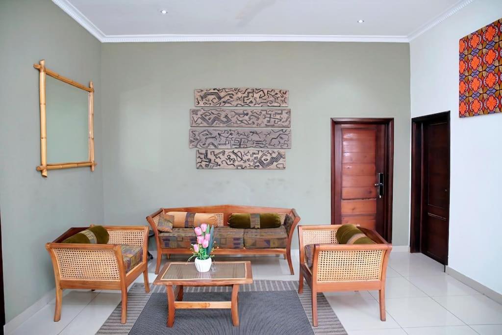 Petite'S Nest - Apartment 3 Accra Exteriér fotografie